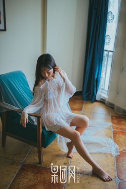 大龟慢慢挺进女友闺蜜的体内视频